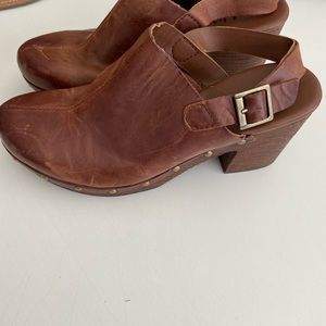 Kork ease clogs